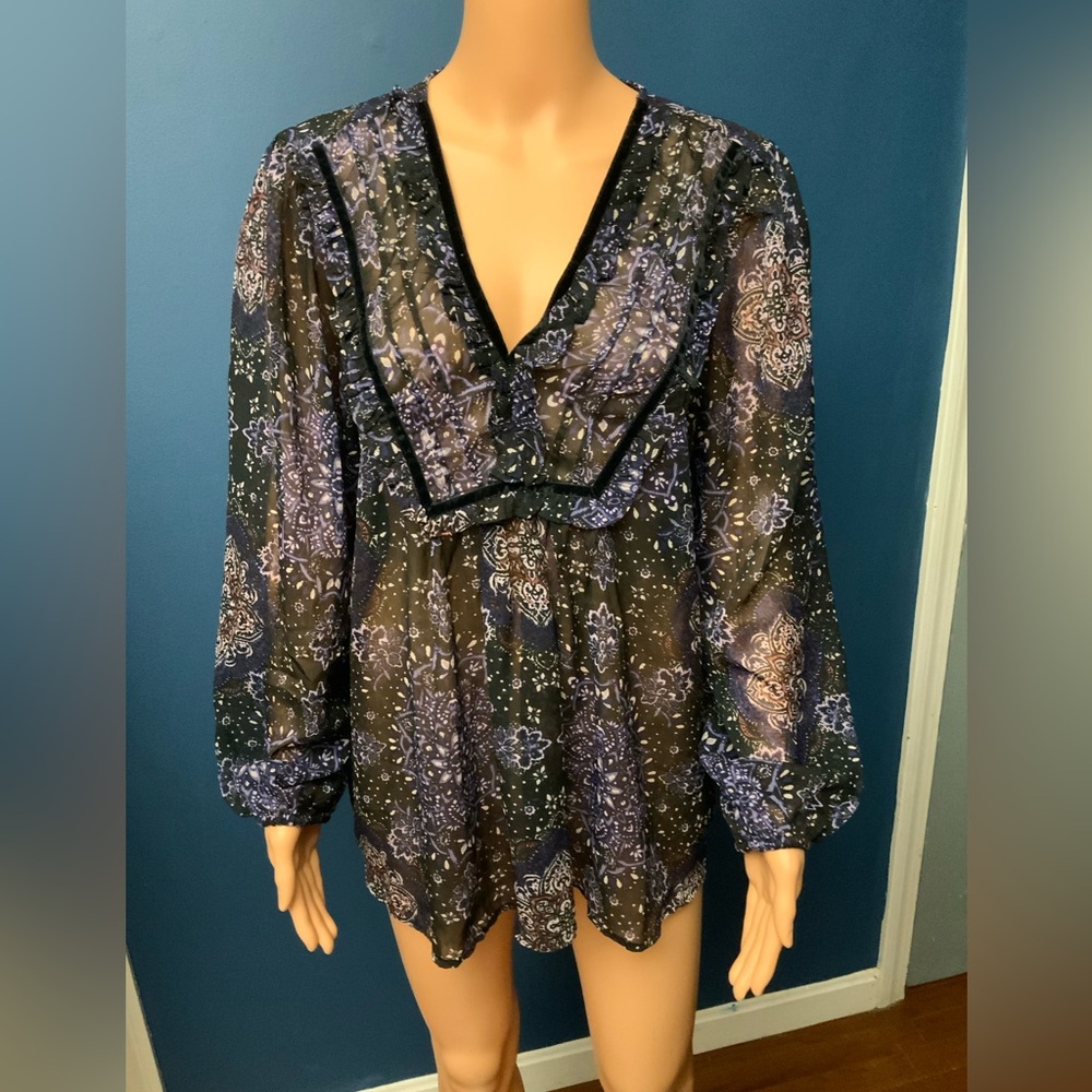 Maurices Black Sheer Paisley V-Neck Tunic with Purple Print